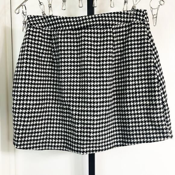 Forever 21 Button Front Mini Skirt - Black White Houndstooth, Size M - Picture 3 of 10